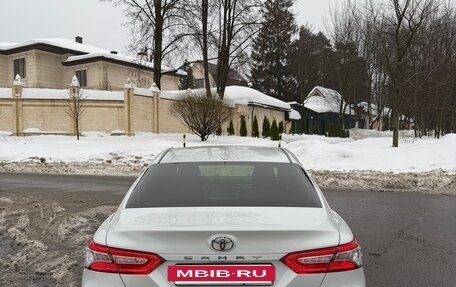 Toyota Camry, 2018 год, 2 200 000 рублей, 5 фотография