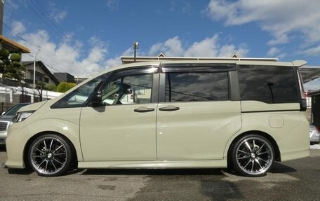 Honda Stepwgn IV, 2017 год, 1 711 000 рублей, 6 фотография