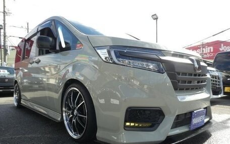 Honda Stepwgn IV, 2017 год, 1 711 000 рублей, 2 фотография