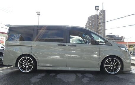 Honda Stepwgn IV, 2017 год, 1 711 000 рублей, 3 фотография