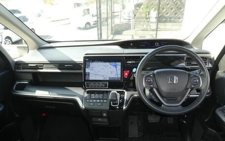Honda Stepwgn IV, 2017 год, 1 711 000 рублей, 16 фотография