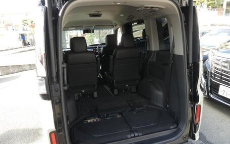 Honda Stepwgn IV, 2017 год, 1 711 000 рублей, 28 фотография