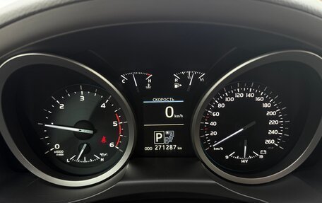 Toyota Land Cruiser 200, 2012 год, 3 290 000 рублей, 38 фотография