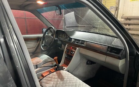 Mercedes-Benz E-Класс, 1992 год, 360 000 рублей, 9 фотография