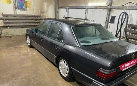 Mercedes-Benz E-Класс, 1992 год, 360 000 рублей, 7 фотография