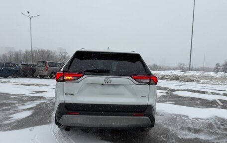 Toyota RAV4, 2021 год, 3 550 000 рублей, 1 фотография