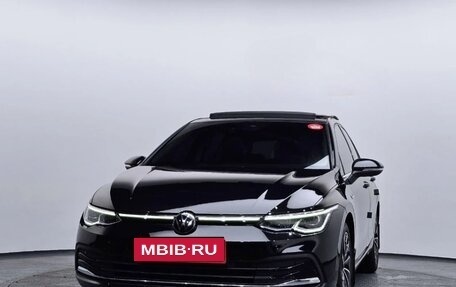 Volkswagen Golf VIII, 2022 год, 2 060 000 рублей, 1 фотография