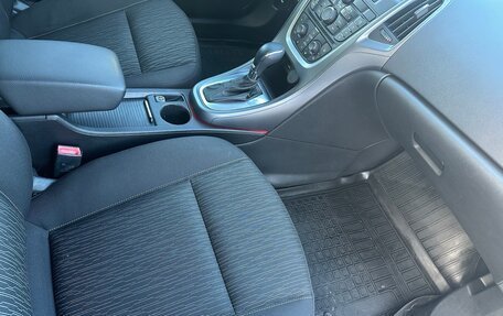 Opel Astra J, 2013 год, 890 000 рублей, 25 фотография