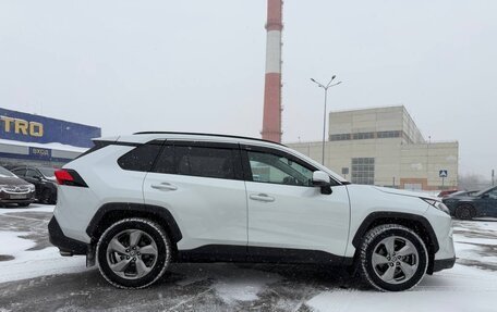 Toyota RAV4, 2021 год, 3 550 000 рублей, 3 фотография