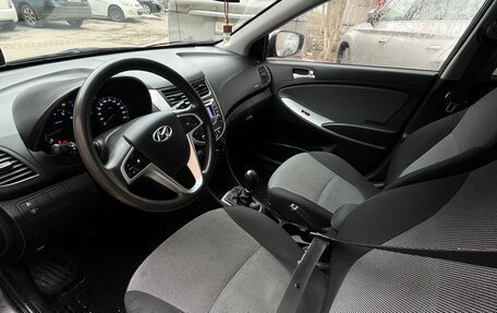 Hyundai Solaris II рестайлинг, 2013 год, 750 000 рублей, 2 фотография