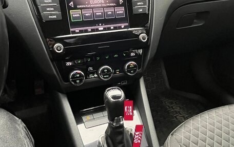 Skoda Octavia, 2018 год, 1 900 000 рублей, 24 фотография