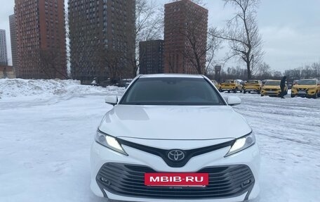 Toyota Camry, 2020 год, 3 000 000 рублей, 7 фотография