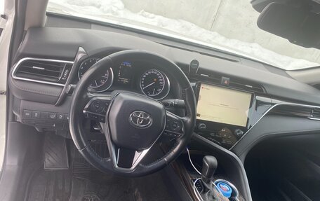 Toyota Camry, 2020 год, 3 000 000 рублей, 10 фотография