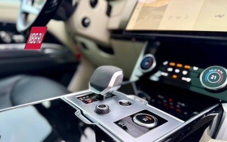 Land Rover Range Rover IV рестайлинг, 2022 год, 17 400 000 рублей, 12 фотография