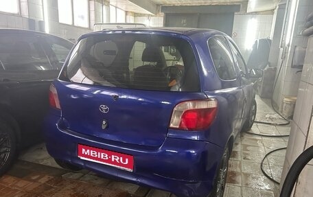 Toyota Yaris I рестайлинг, 2001 год, 165 000 рублей, 1 фотография