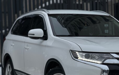 Mitsubishi Outlander III рестайлинг 3, 2016 год, 1 960 000 рублей, 11 фотография