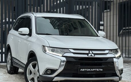 Mitsubishi Outlander III рестайлинг 3, 2016 год, 1 960 000 рублей, 13 фотография