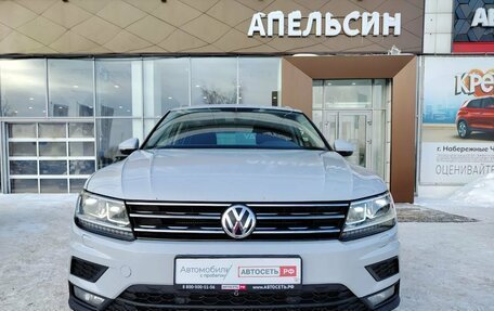 Volkswagen Tiguan II, 2018 год, 2 450 000 рублей, 2 фотография