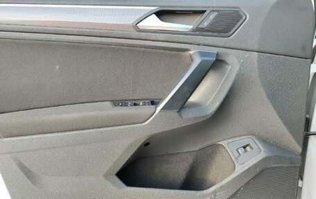 Volkswagen Tiguan II, 2018 год, 2 450 000 рублей, 6 фотография