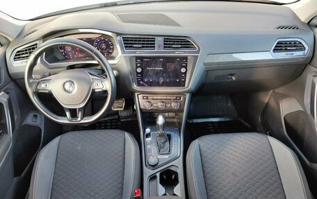 Volkswagen Tiguan II, 2018 год, 2 450 000 рублей, 13 фотография