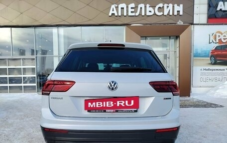 Volkswagen Tiguan II, 2018 год, 2 450 000 рублей, 17 фотография