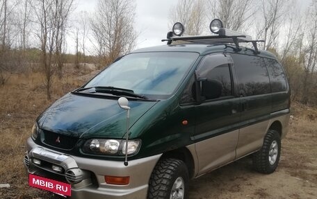 Mitsubishi Delica IV, 1998 год, 900 000 рублей, 2 фотография