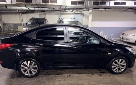 Hyundai Solaris II рестайлинг, 2015 год, 1 100 000 рублей, 5 фотография