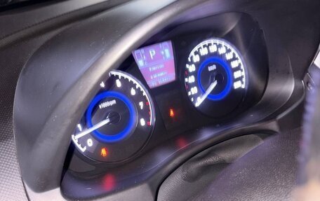 Hyundai Solaris II рестайлинг, 2015 год, 1 100 000 рублей, 10 фотография