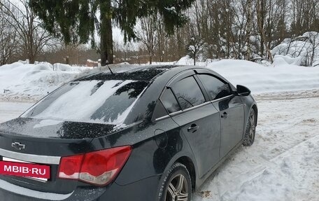 Chevrolet Cruze II, 2010 год, 400 000 рублей, 3 фотография