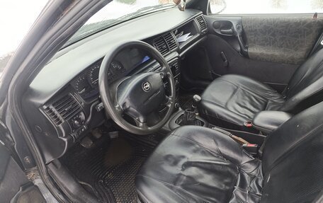 Opel Vectra B рестайлинг, 1996 год, 280 000 рублей, 5 фотография