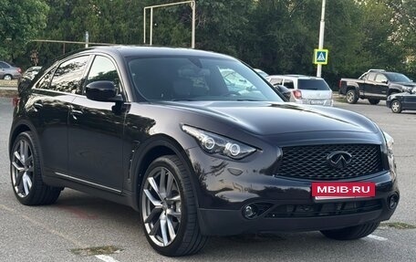 Infiniti QX70, 2016 год, 2 890 000 рублей, 8 фотография