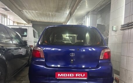 Toyota Yaris I рестайлинг, 2001 год, 165 000 рублей, 2 фотография