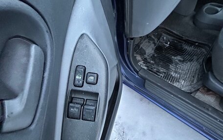 Toyota Yaris I рестайлинг, 2001 год, 165 000 рублей, 5 фотография