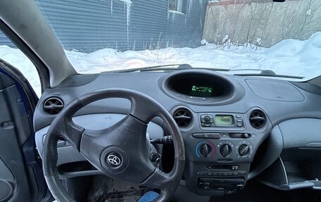 Toyota Yaris I рестайлинг, 2001 год, 165 000 рублей, 6 фотография