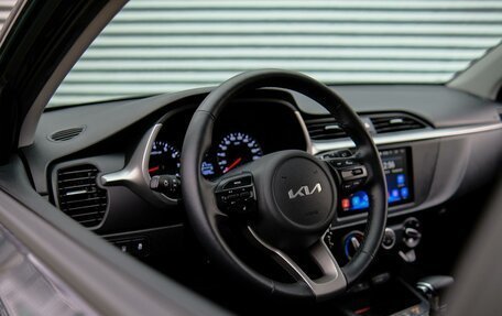 KIA Rio IV, 2021 год, 2 299 000 рублей, 16 фотография