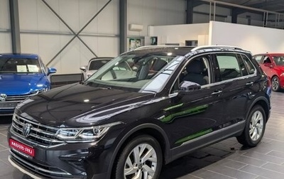 Volkswagen Tiguan II, 2023 год, 3 444 000 рублей, 1 фотография