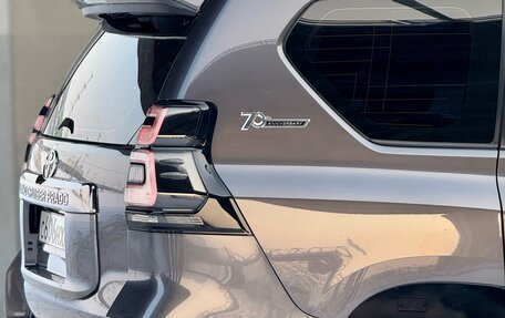 Toyota Land Cruiser Prado 150 рестайлинг 2, 2021 год, 6 250 000 рублей, 5 фотография