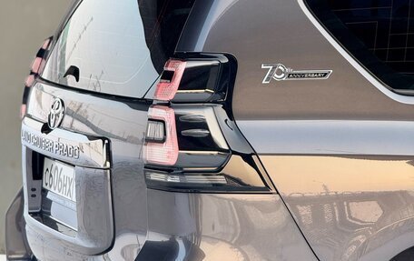 Toyota Land Cruiser Prado 150 рестайлинг 2, 2021 год, 6 250 000 рублей, 12 фотография