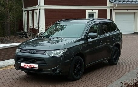 Mitsubishi Outlander III рестайлинг 3, 2013 год, 1 500 000 рублей, 1 фотография