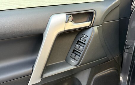 Toyota Land Cruiser Prado 150 рестайлинг 2, 2021 год, 6 250 000 рублей, 23 фотография