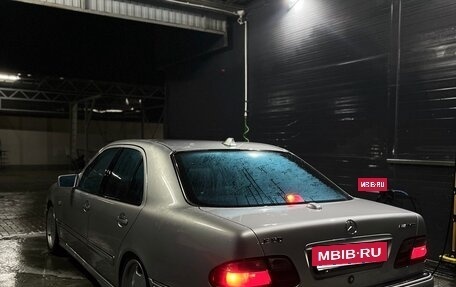 Mercedes-Benz E-Класс, 1997 год, 970 000 рублей, 9 фотография