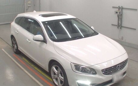 Volvo V60 I, 2017 год, 1 180 000 рублей, 2 фотография