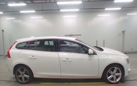 Volvo V60 I, 2017 год, 1 180 000 рублей, 5 фотография