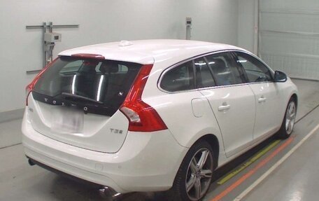Volvo V60 I, 2017 год, 1 180 000 рублей, 4 фотография