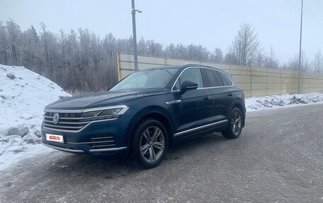 Volkswagen Touareg III, 2019 год, 4 500 000 рублей, 2 фотография