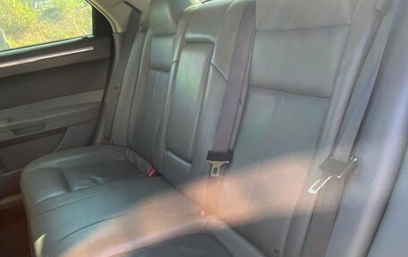 Chrysler 300C II, 2004 год, 860 000 рублей, 15 фотография