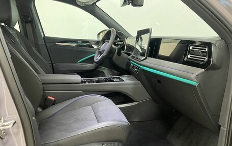 Volkswagen Tiguan, 2025 год, 4 870 000 рублей, 23 фотография