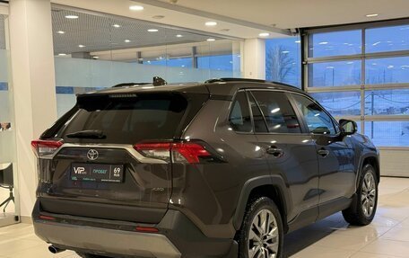 Toyota RAV4, 2021 год, 2 547 000 рублей, 6 фотография