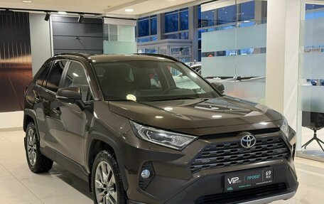 Toyota RAV4, 2021 год, 2 547 000 рублей, 3 фотография