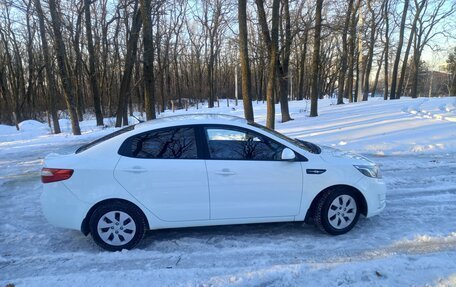 KIA Rio III рестайлинг, 2013 год, 795 000 рублей, 2 фотография